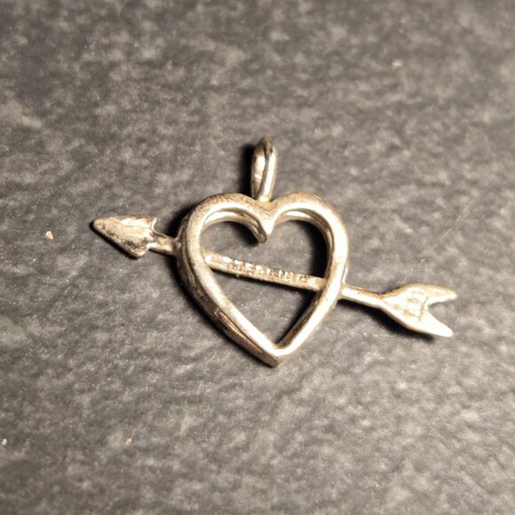 Etched Heart Arrow Sterling Silver 925 Pendant - Picture 4 of 5